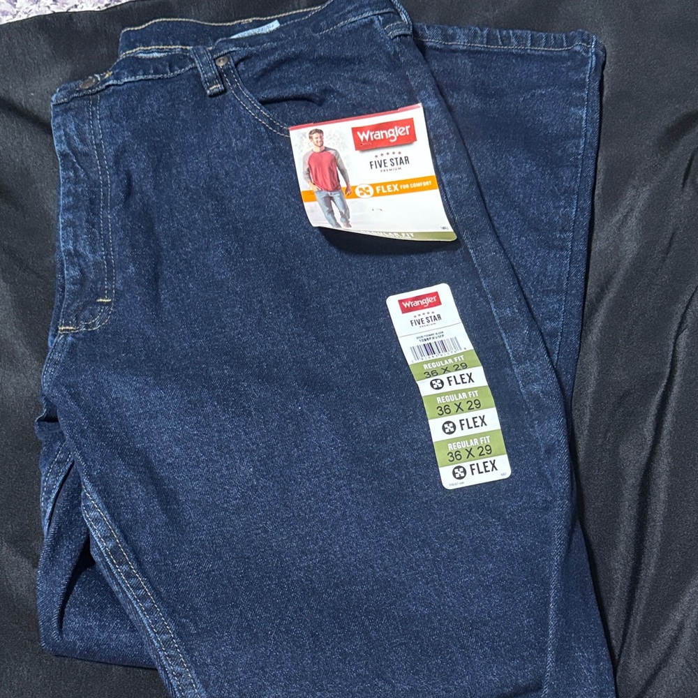 Wrangler Men's Dark Blue Relaxed Jeans